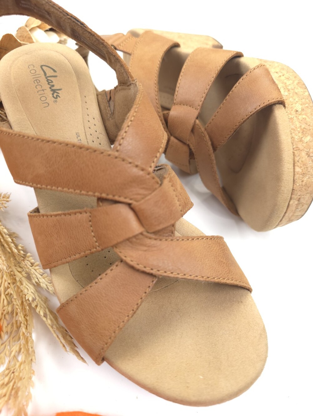 Clarks Collection Women's Tan Leather Platform Sandals Size 8½m